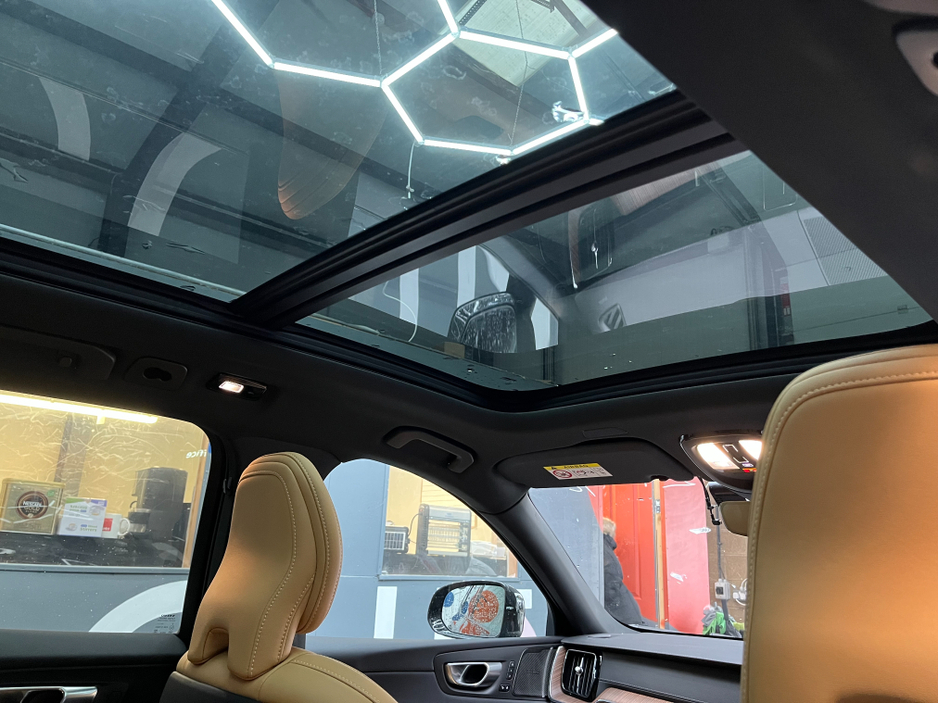 2024 Volvo XC60 €54950! 2024 VOLVO XC60 T6 RECHARGE ULTIMATE AWD  / CRUISE CONTROL / 360° PARKING CAMERA / ELECTRIC MEMORY & HEATED SEATS / REAR HEATED SEATS / PANORAMIC SUNROOF / HEATED STEERING WHEEL €54,950