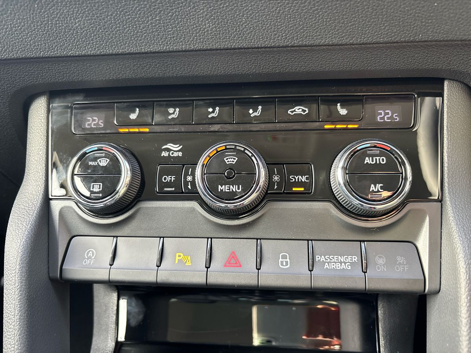 2026 Skoda Karoq Selection Plus 2.0TDI 115HP - Available for immediate 261 delivery €44,995