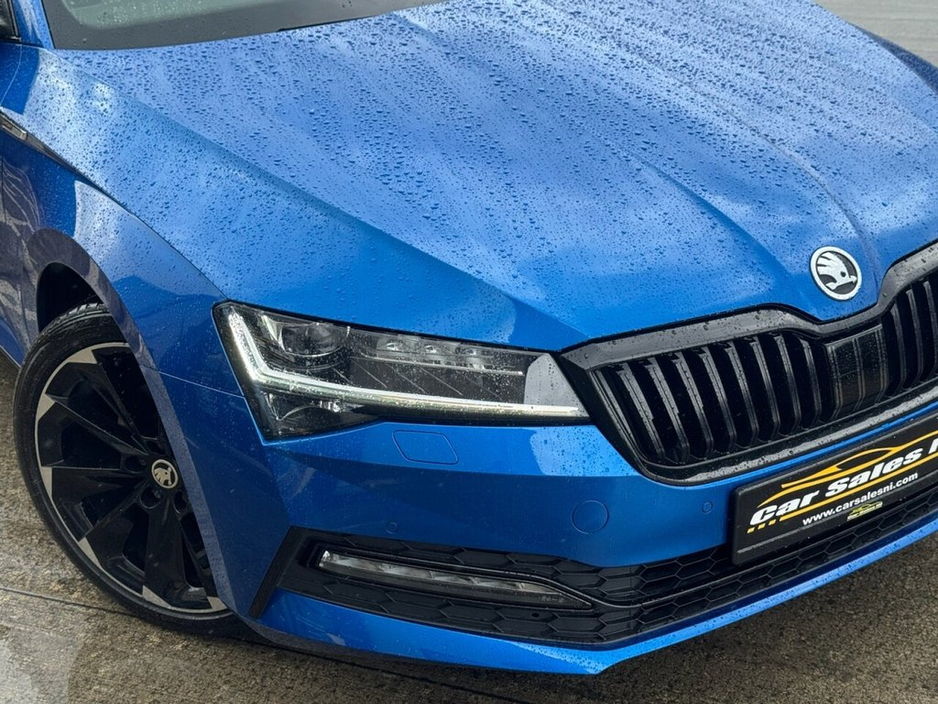 2022 Skoda Superb 2.0 TDI SportLine Plus Hatchback 5dr Diesel DSG 197 BHP MODEL! RACE BLUE METALLIC + GLASS SUNROOF €37,900