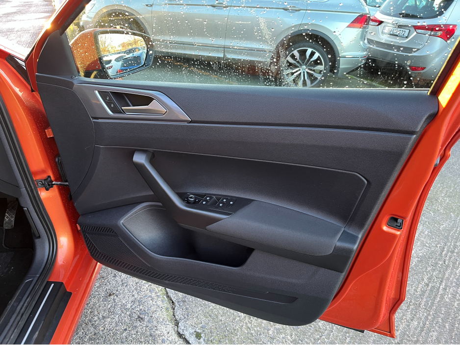 2018 Volkswagen Polo HIGHLINE AUTOMATIC 1.0 PETROL //HIGH SPEC//LOW MILES//ADAPTIVE CRUISE CONTROL//CARPLAY//REVERSE CAMERA//KEYLESS ENTRY// €14,950