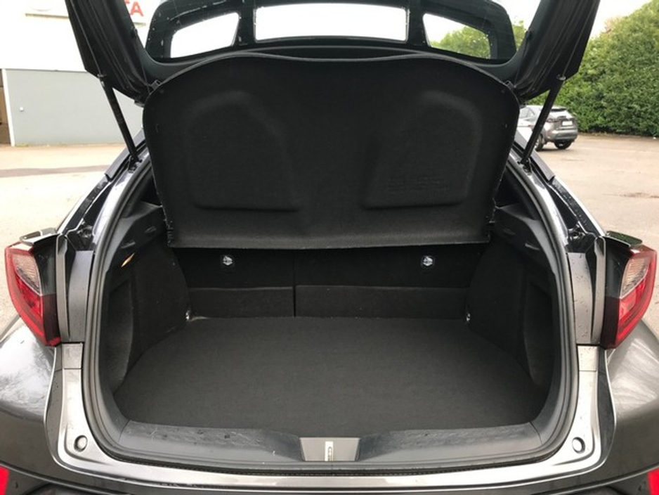 2023 Toyota C-HR HYBRID LUNA - GRANDONS €27,995