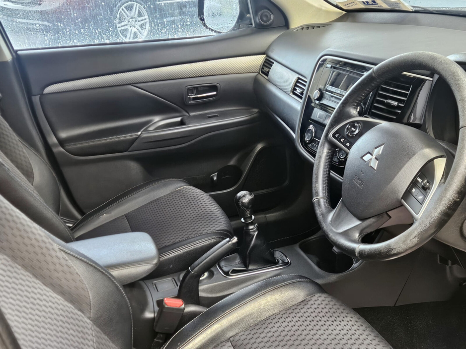 2016 Mitsubishi Outlander 2.2 DI-D 150PS 6MT 4WD 7-Seater Intense