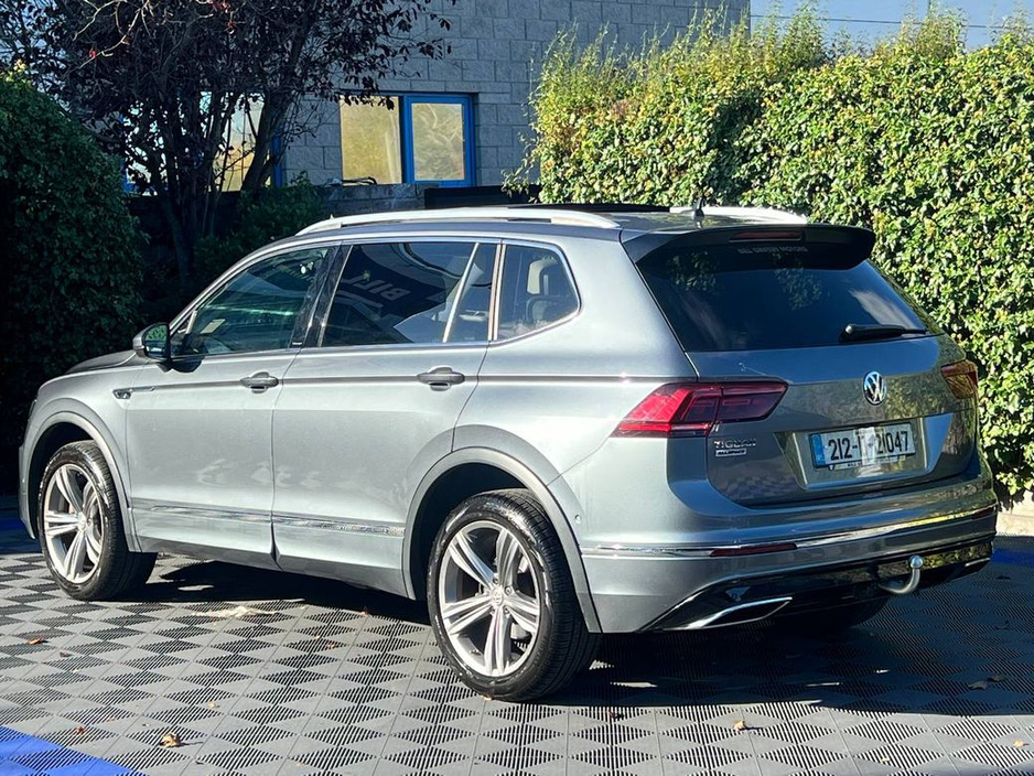 2021 Volkswagen Tiguan ALLSPACE R-LINE 2.0 TDI 7-SEATER // PANORAMIC SUNROOF // DIGITAL CLUSTER // LEATHER INTERIOR €32,950