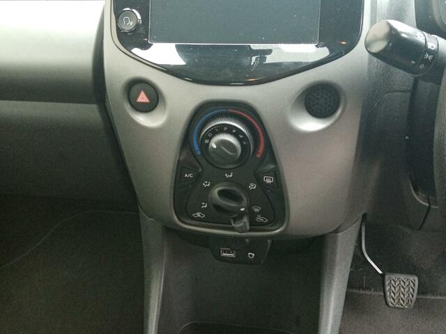 2021 Toyota Aygo 1.0 VVT-I TSS X-PLAY 5DR 71BHP €15,000