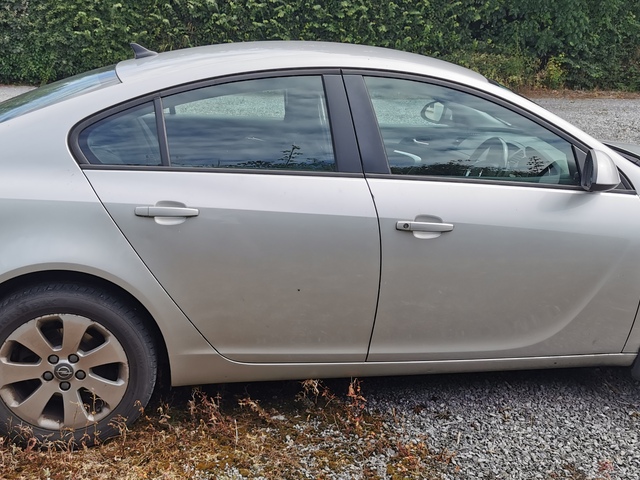 2011 Opel Insignia S 2.0 CDTI 130PS 4DR €2,000
