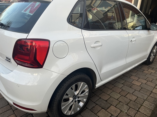 2015 Volkswagen Polo 1.4 SE 75 PS 5DR €10,600