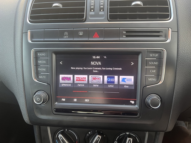 2015 Volkswagen Polo 1.4 SE 75 PS 5DR €10,600