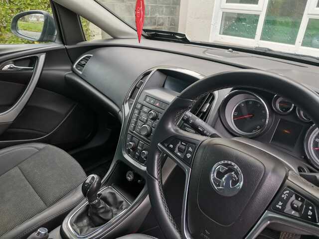 2013 Vauxhall Astra 1.7 CDTI ECOFLEX SE S/S 130PS 5DR €5,500