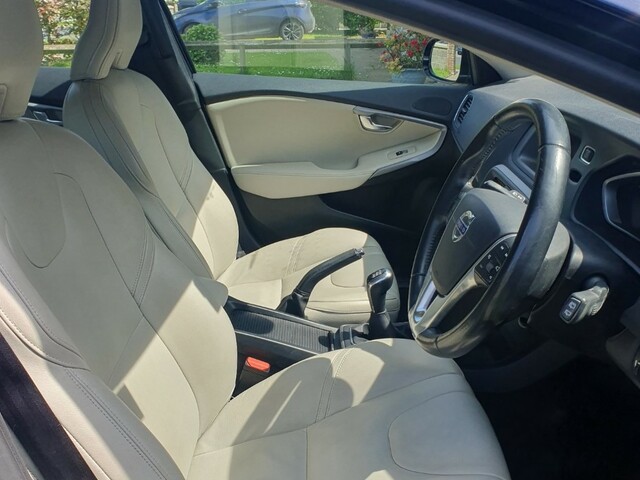 2015 Volvo V40 D2 SE 5DR €13,950