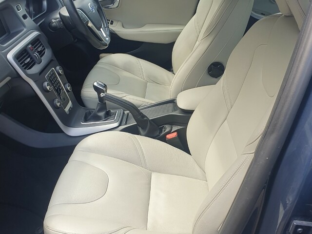 2015 Volvo V40 D2 SE 5DR €13,950