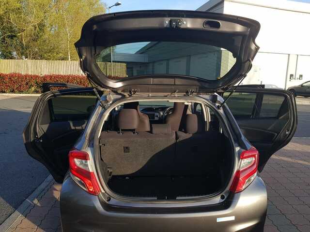 2014 Toyota Vitz DBA-NSP130 CVT 5DR AUTO €8,600