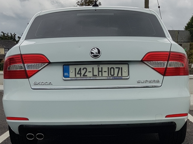 2014 Skoda Superb 1.6 TDI S GREENLINE III 105PS 5DR €9,500