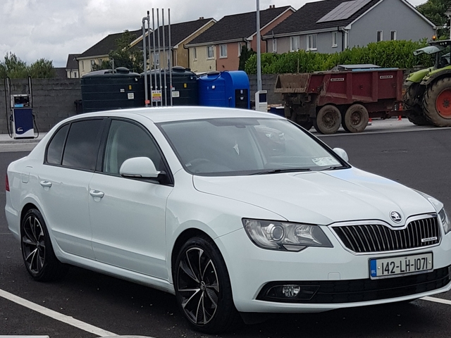 2014 Skoda Superb 1.6 TDI S GREENLINE III 105PS 5DR €9,500
