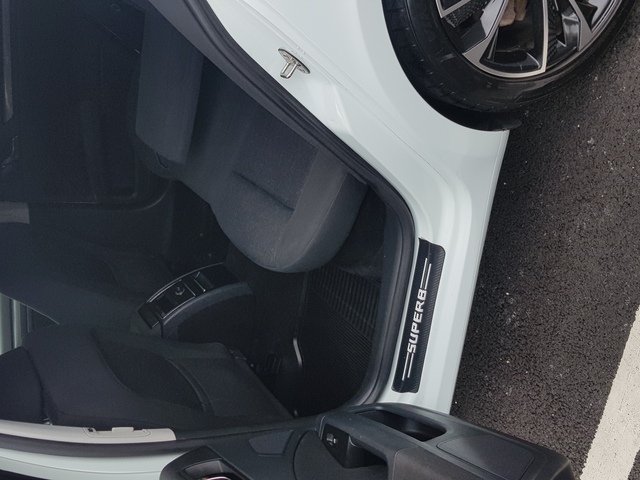 2014 Skoda Superb 1.6 TDI S GREENLINE III 105PS 5DR €9,500