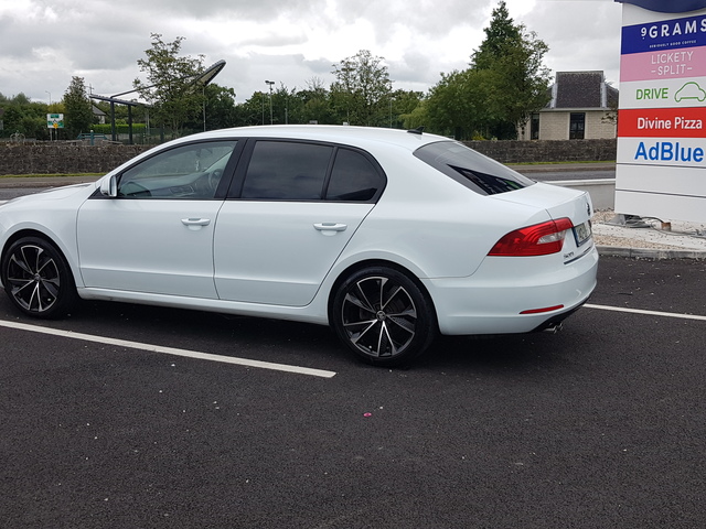 2014 Skoda Superb 1.6 TDI S GREENLINE III 105PS 5DR €9,500
