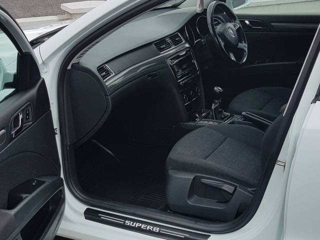 2014 Skoda Superb 1.6 TDI S GREENLINE III 105PS 5DR €9,500