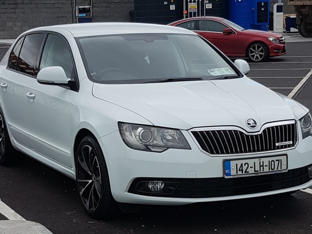 2014 Skoda Superb 1.6 TDI S GREENLINE III 105PS 5DR €9,500