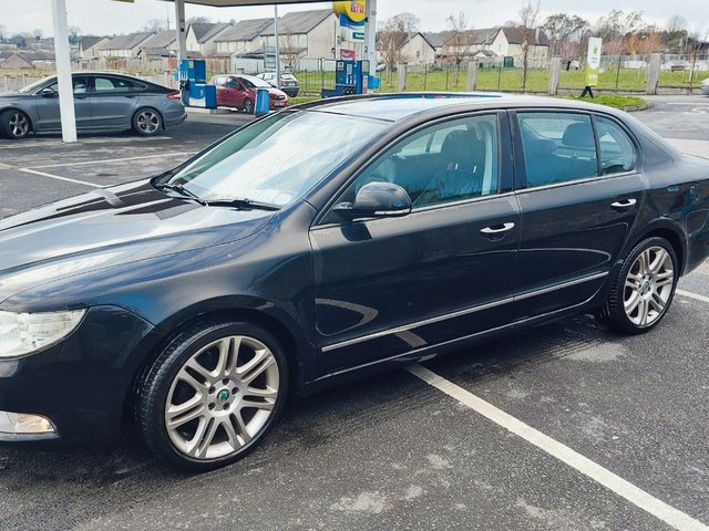 2013 Skoda Superb ACTIVE GL 1.6 TDI 105HP 4DR €5,300