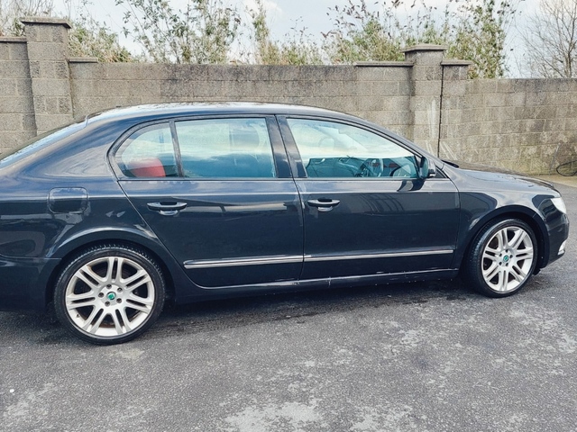 2013 Skoda Superb ACTIVE GL 1.6 TDI 105HP 4DR €5,300