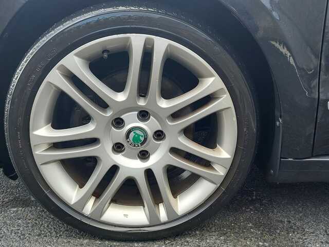 2013 Skoda Superb ACTIVE GL 1.6 TDI 105HP 4DR €5,300