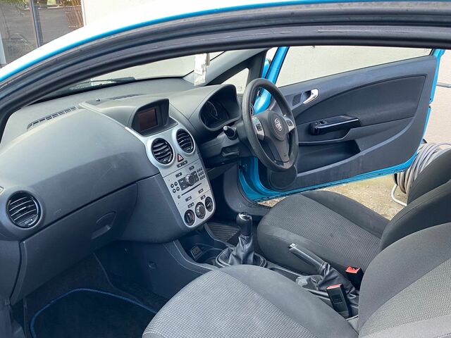 2011 Vauxhall Corsa 1.2 EXCITE 85PS 3DR €3,500