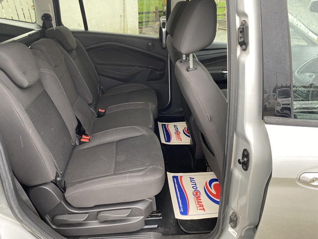 2017 Ford C-max C MAX 1.5 TDCI 95PS 7 SEAT M6 €11,000