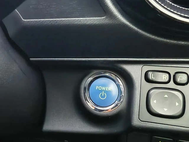 2018 Toyota Aqua 1.5 DAA-NHP10 5DR AUTO €12,297